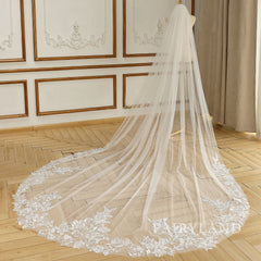 Ivory 137'' 1 Layer Lace Edge Elegant Vintage Long Wedding Bridal Veil With Comb