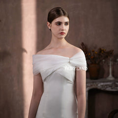 Elegant Off-Shoulder Tulle Bridal Shawl with Crystal Detail – Soft Sheer Wedding Wrap for Modern Brides