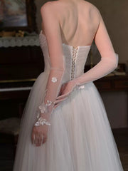 Sheer Floral Appliqué Bridal Gloves – Elegant Tulle Wedding Gloves with 3D Flower Details