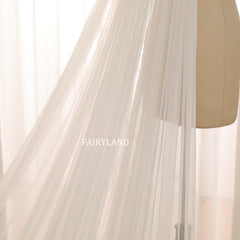 Graceful Lace Trim Veil Featuring Vintage-Inspired Floral Edging and Classic Length