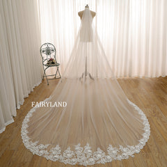 Elegant Bridal Veil with Soft Tulle and Delicate Sequined Lace Edge for a Subtle Sparkle