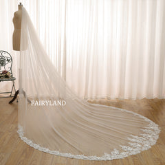 Elegant Bridal Veil with Soft Tulle and Delicate Sequined Lace Edge for a Subtle Sparkle