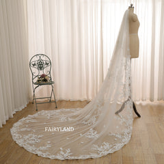 Scattered 3D Flower Lace Appliques Wedding Veil With Mesh