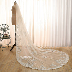 Scattered 3D Flower Lace Appliques Wedding Veil With Mesh