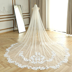 Personalized One-layer Vintage Long Lace Wedding Veil