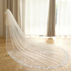 One-layer Cathedral Flower Lace Wedding Veil With Comb