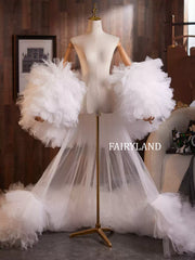 Dramatic White Tulle Puff Cape with Long Train – Luxury Bridal Photoshoot Robe