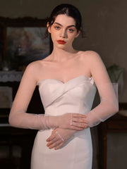 “Bride to Be” Sheer Tulle Gloves – Elegant Wedding Mesh Gloves for Bridal Photoshoots & Engagements