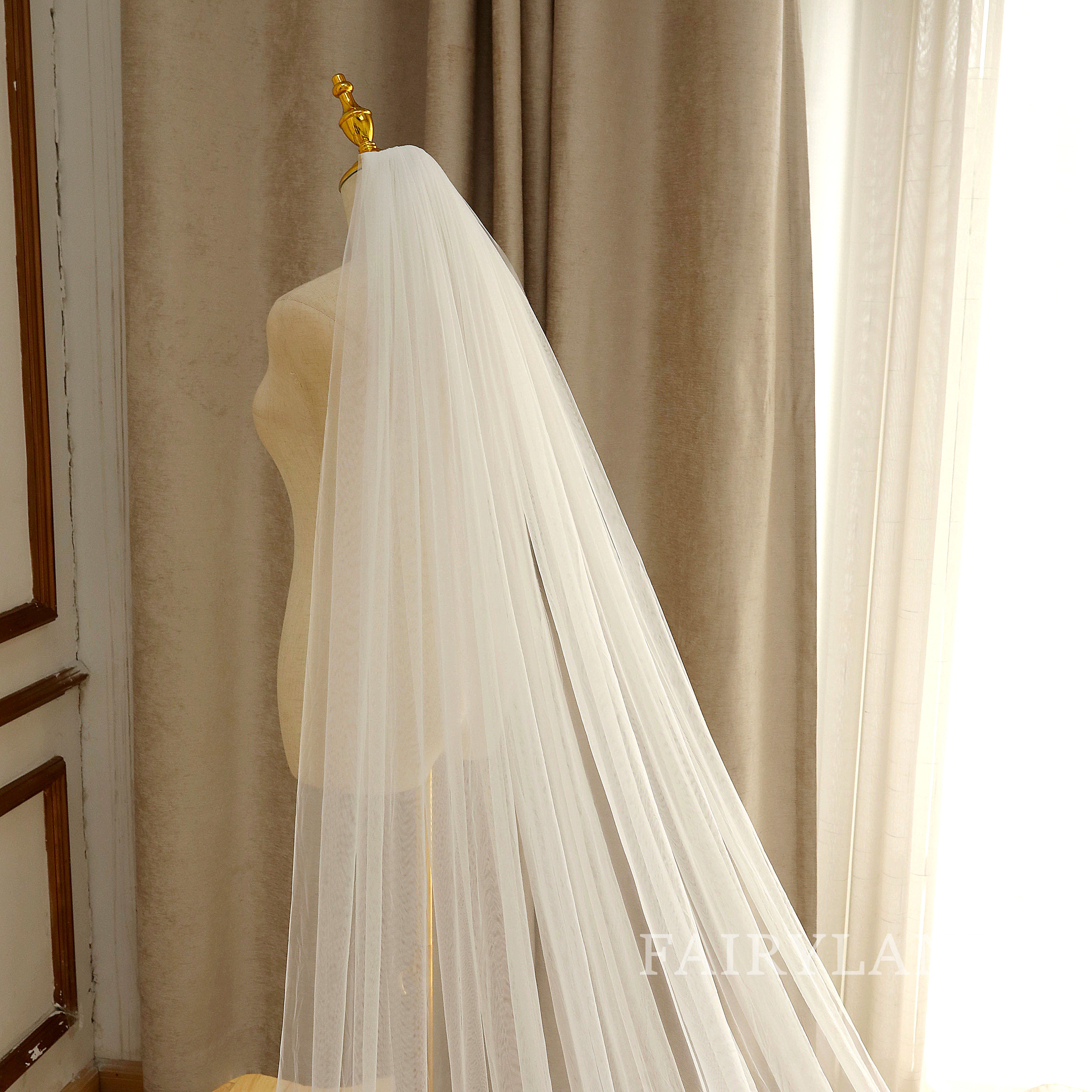 Ivory 137'' 1 Layer Lace Edge Elegant Vintage Long Wedding Bridal Veil With Comb