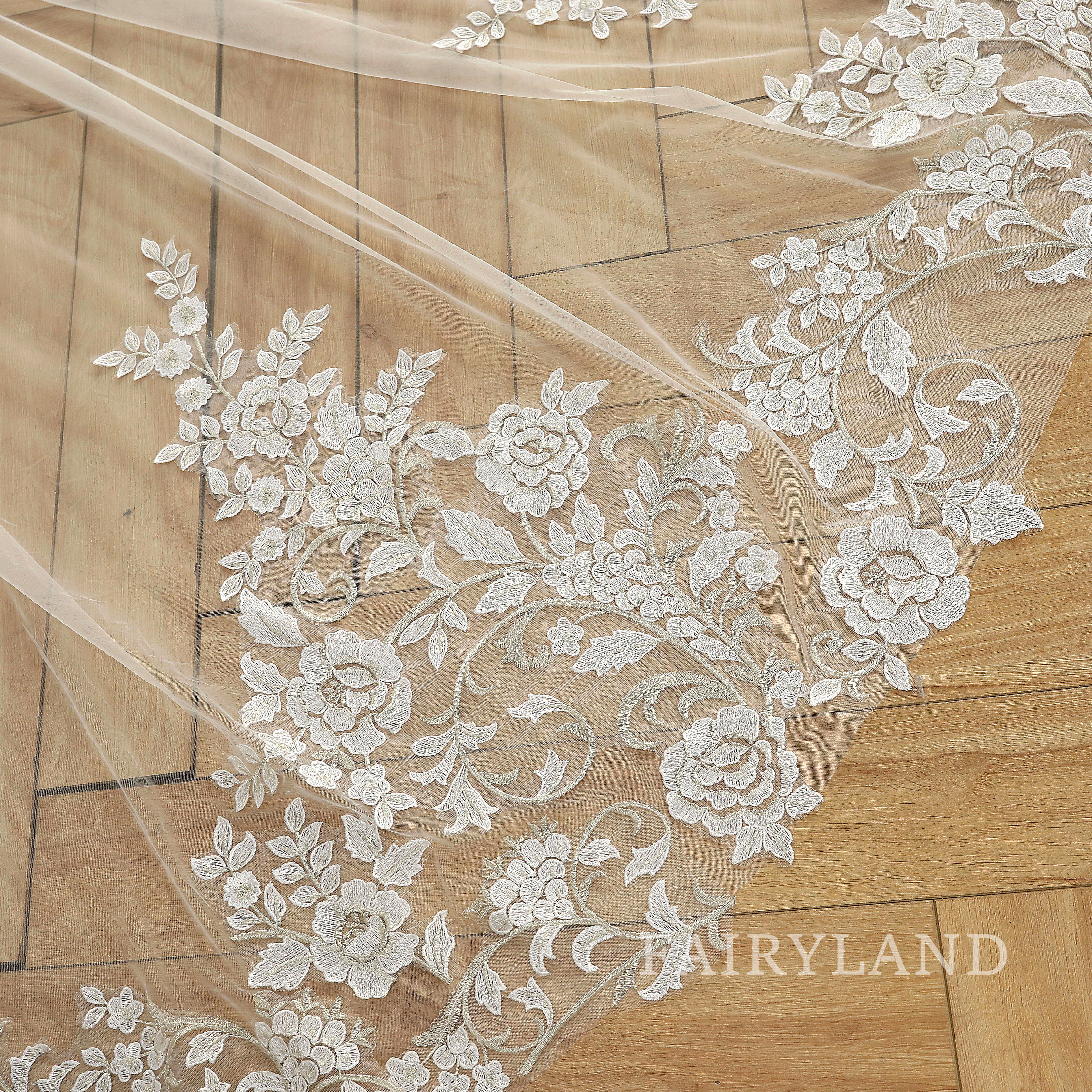 Ivory 137'' 1 Layer Lace Edge Elegant Vintage Long Wedding Bridal Veil With Comb