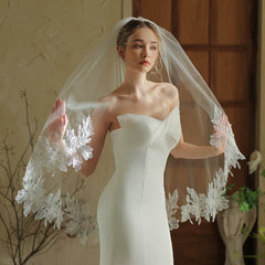 Elegant Lace Edge Wedding Veil – Soft Tulle Bridal Veil with Leaf Embroidered Trim