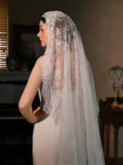 Lace Mantilla Wedding Veil – Soft Tulle Bridal Veil with Scalloped Floral Lace Edge
