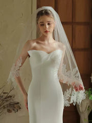 Elegant Lace Edge Wedding Veil – Soft Tulle Bridal Veil with Leaf Embroidered Trim