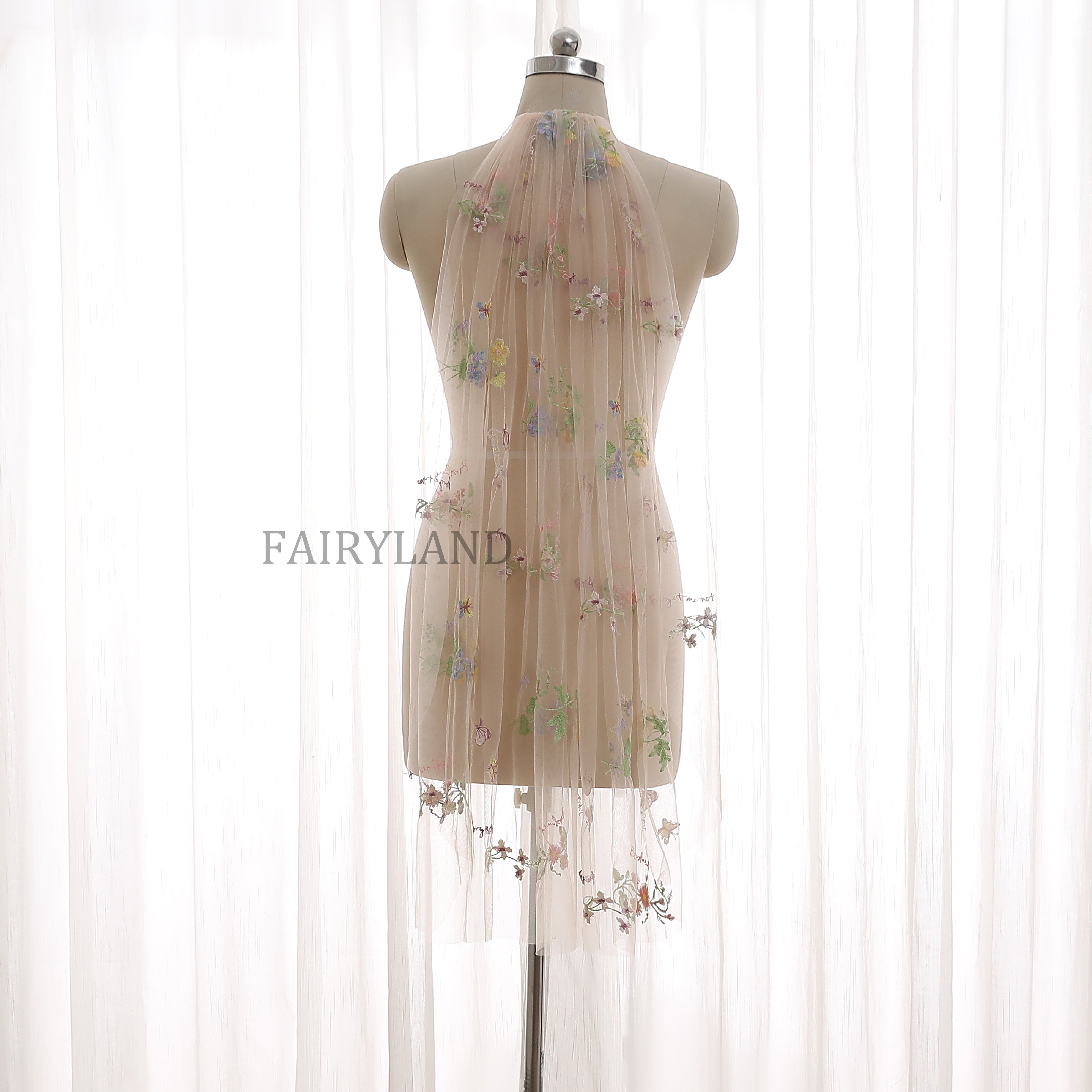 Floral Embroidered Tulle Veil – Lightweight Sheer Wedding Accessory for Brides