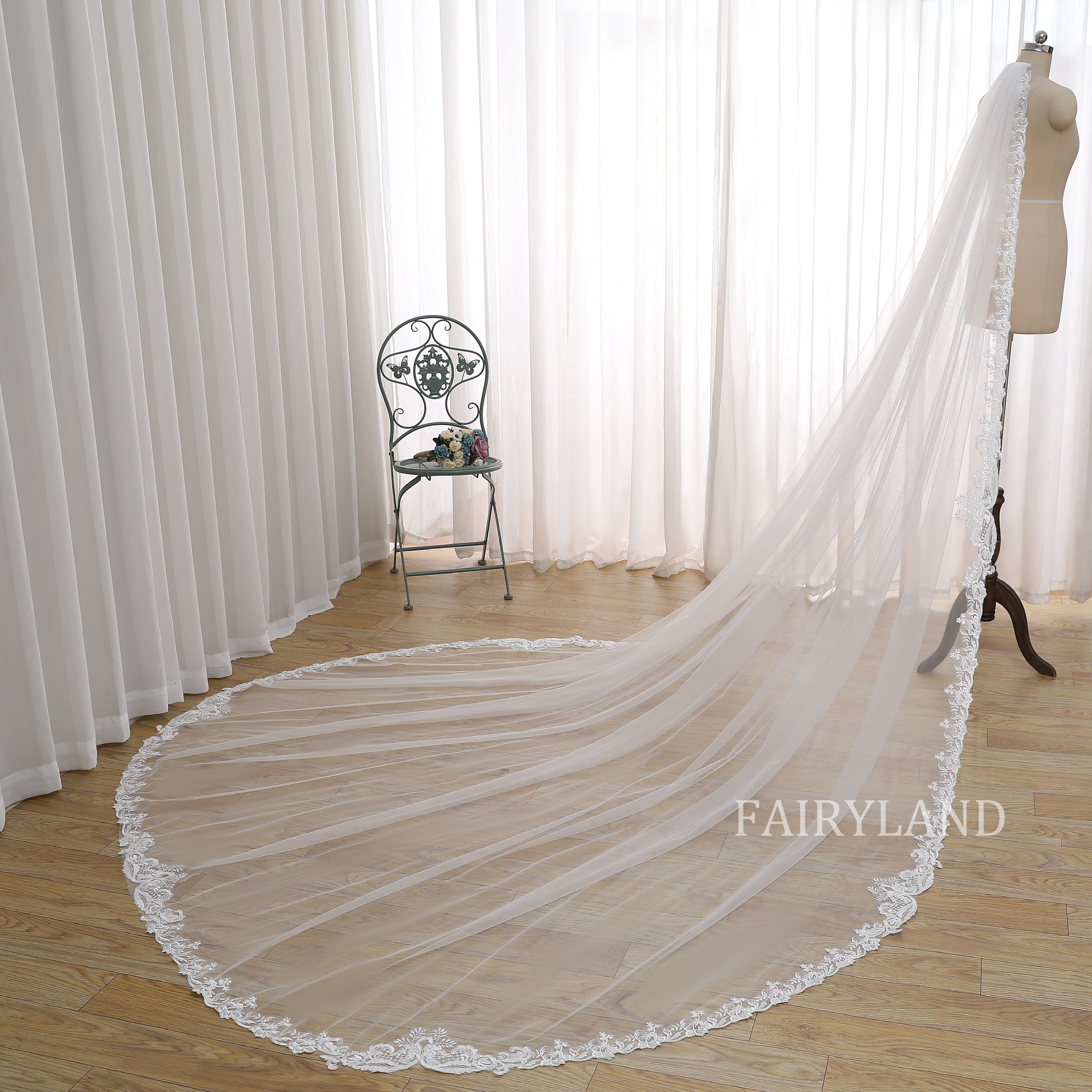 Cathedral Length Lace Edge Wedding Veil – Long Bridal Tulle Veil with Elegant Lace Trim