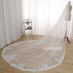 Cathedral Length Wedding Veil with Floral Lace Appliqué – Long Bridal Veil with Elegant Lace Edge