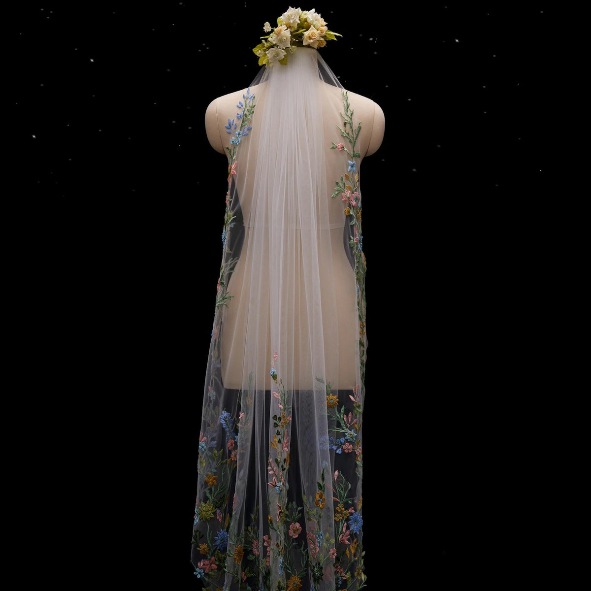 Spring Leaves Edge Bridal Veil, Colorful Flower Full Lace Wedding Veil, Garden Bridal Veil, 1 Tier Short Veil, Wild Flower Fairy Unique Veil