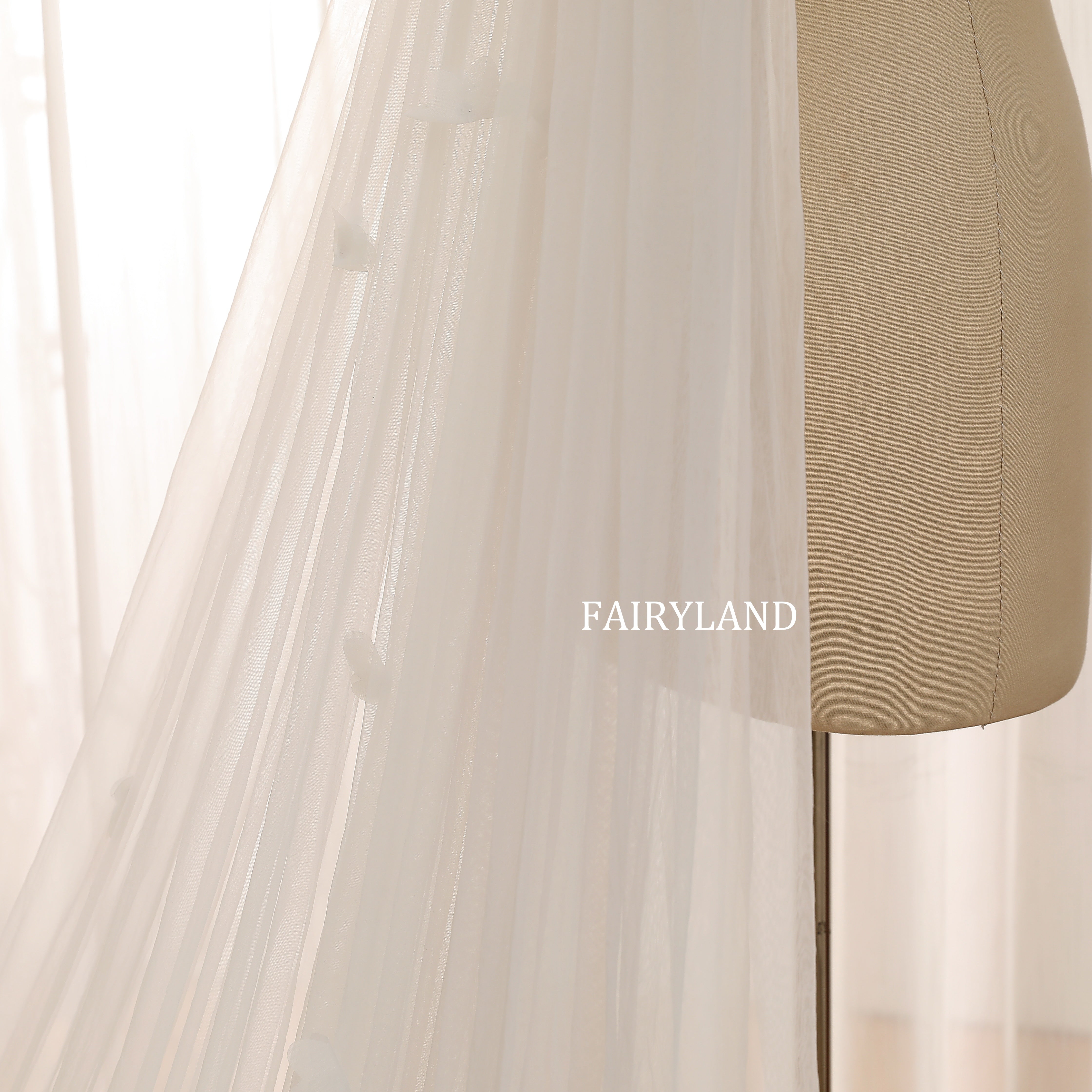 Bridal Veil with Cascading 3D Flowers and Lace Trim for a Dreamy Look