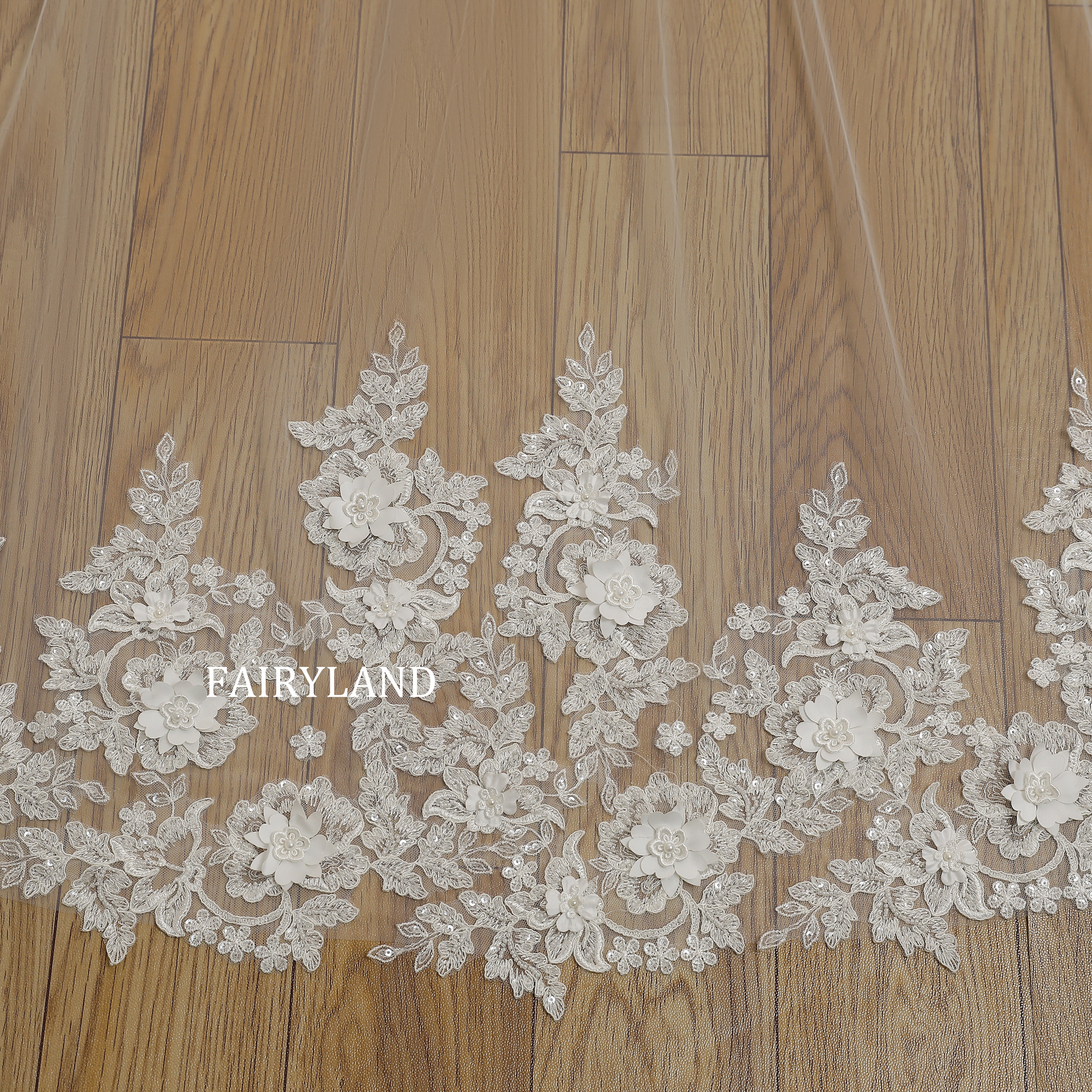 Elegant Bridal Veil with Soft Tulle and Delicate Sequined Lace Edge for a Subtle Sparkle