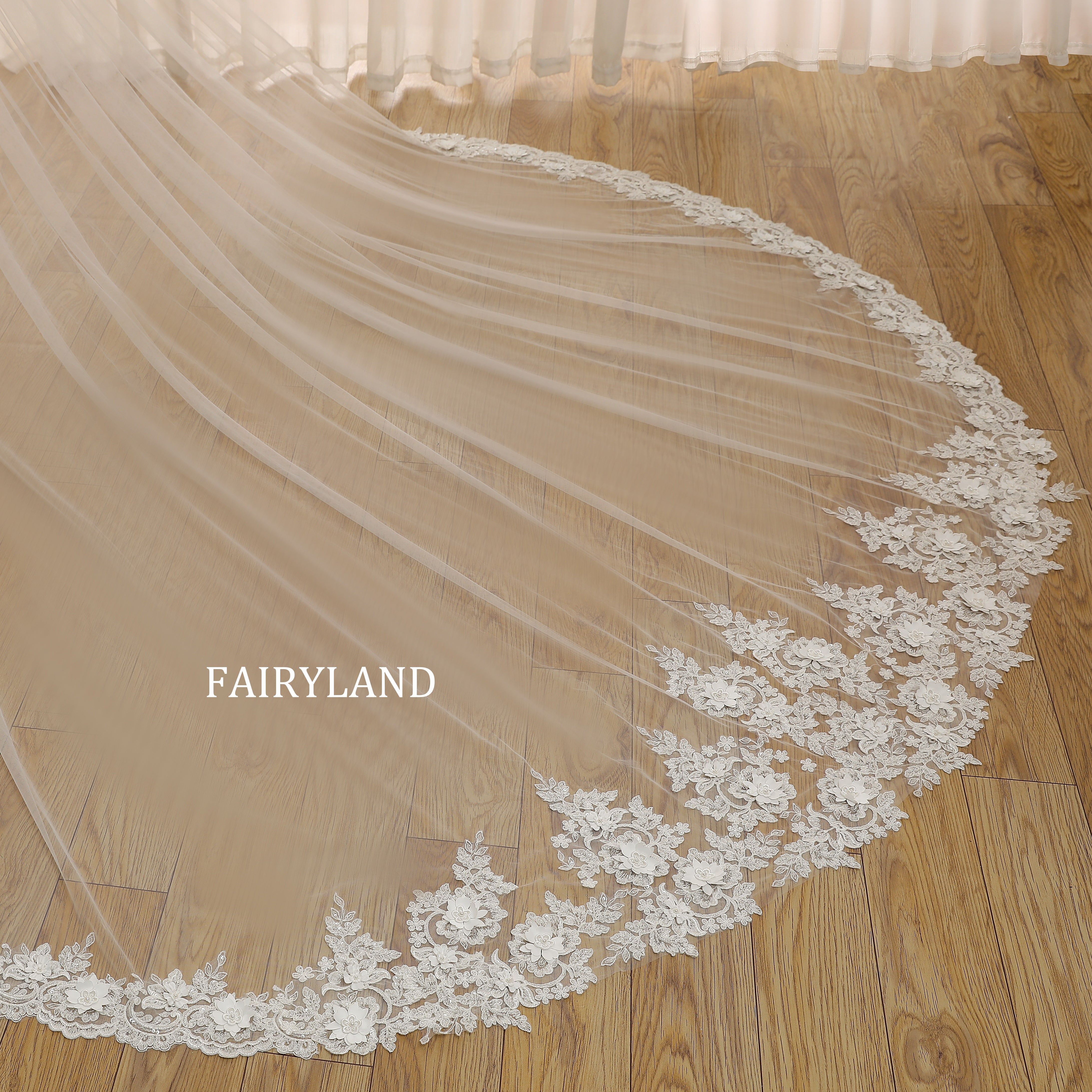 Elegant Bridal Veil with Soft Tulle and Delicate Sequined Lace Edge for a Subtle Sparkle