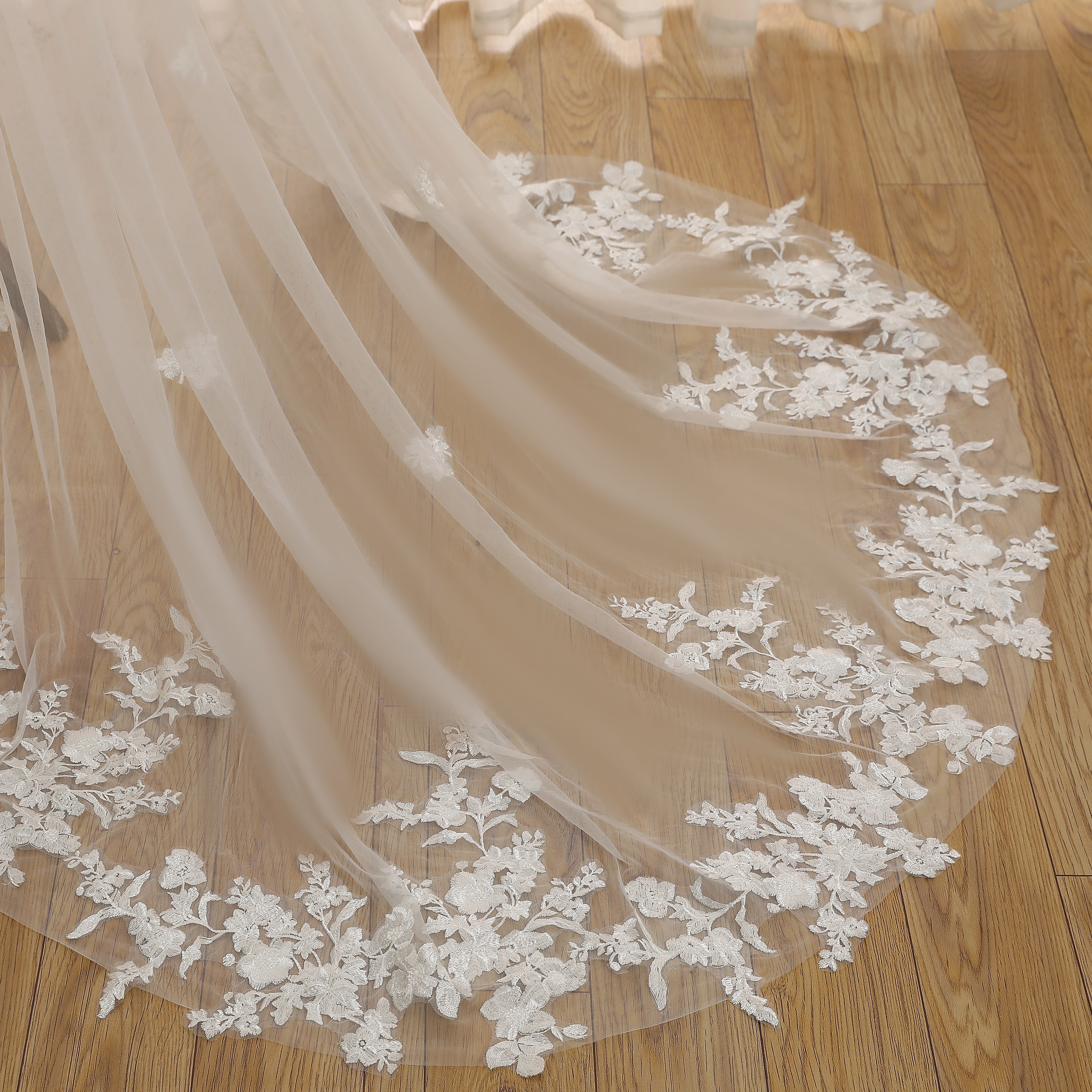 Chapel-Length Bridal Veil with Blooming Flower Lace Appliqués
