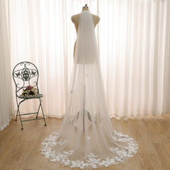 Chapel-Length Bridal Veil with Blooming Flower Lace Appliqués