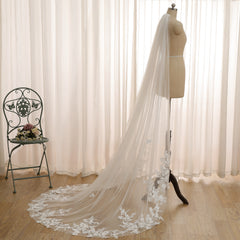 Chapel-Length Bridal Veil with Blooming Flower Lace Appliqués