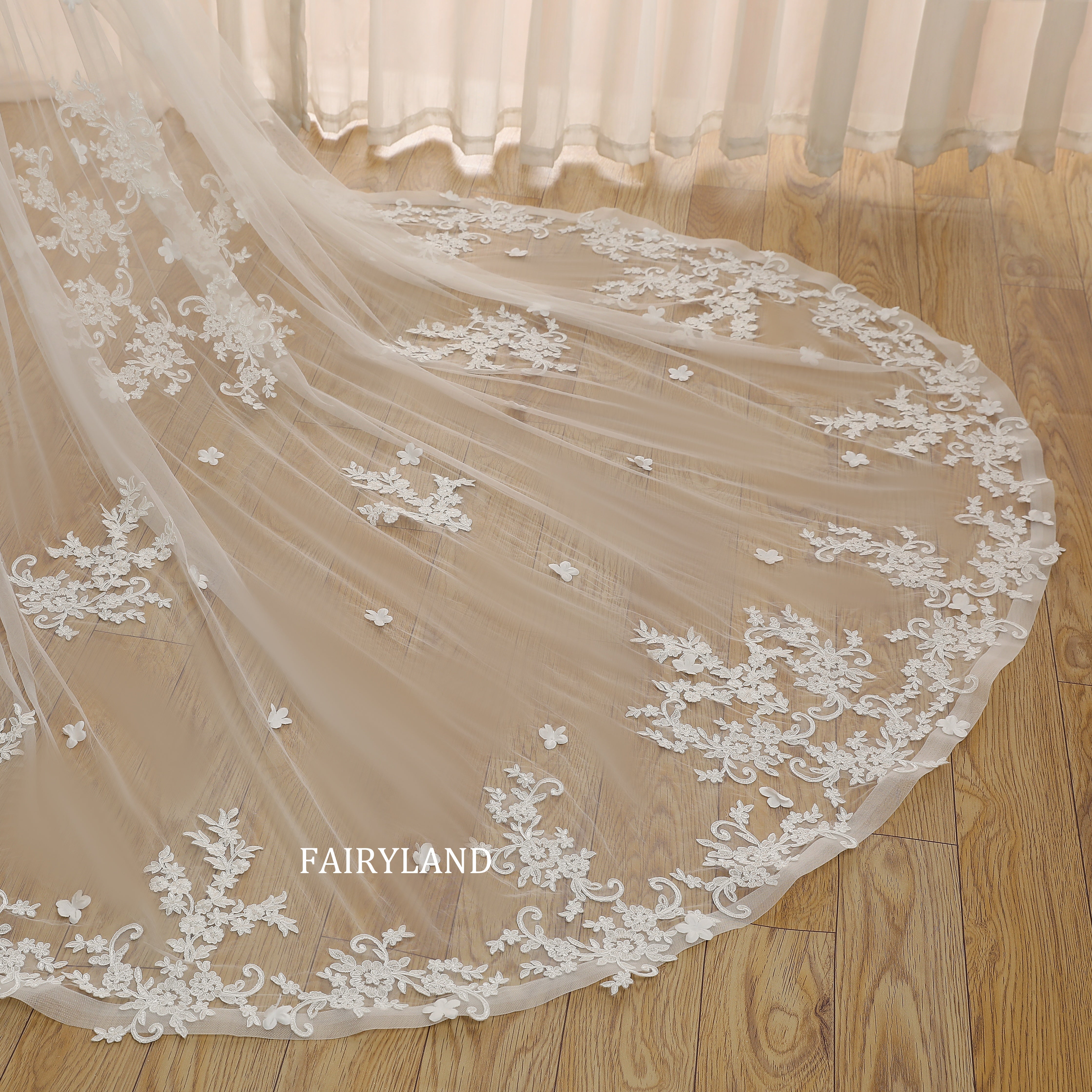 Scattered 3D Flower Lace Appliques Wedding Veil With Mesh