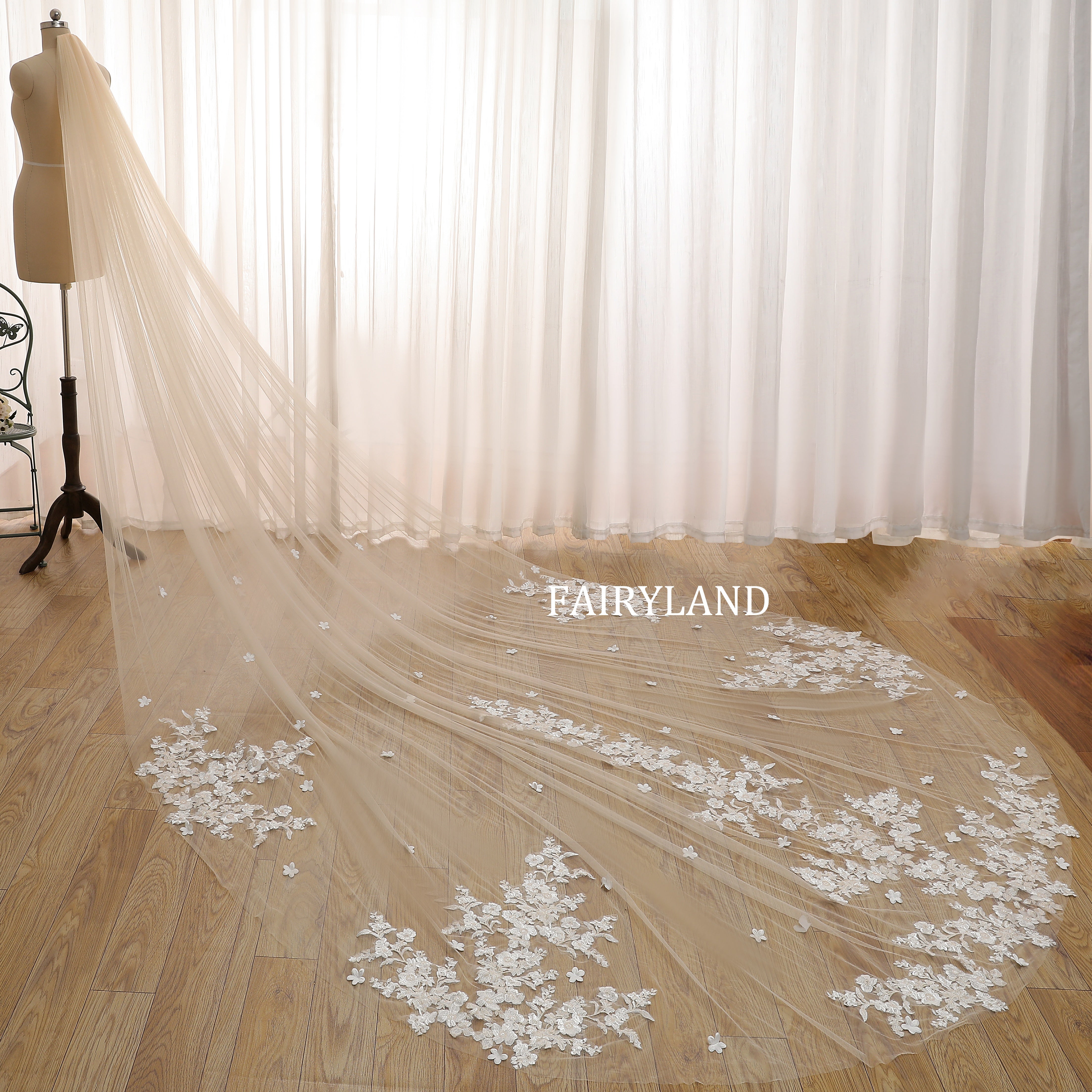 Elegant Champagne Tulle Wedding Veil with Delicate Floral Lace Embroidery