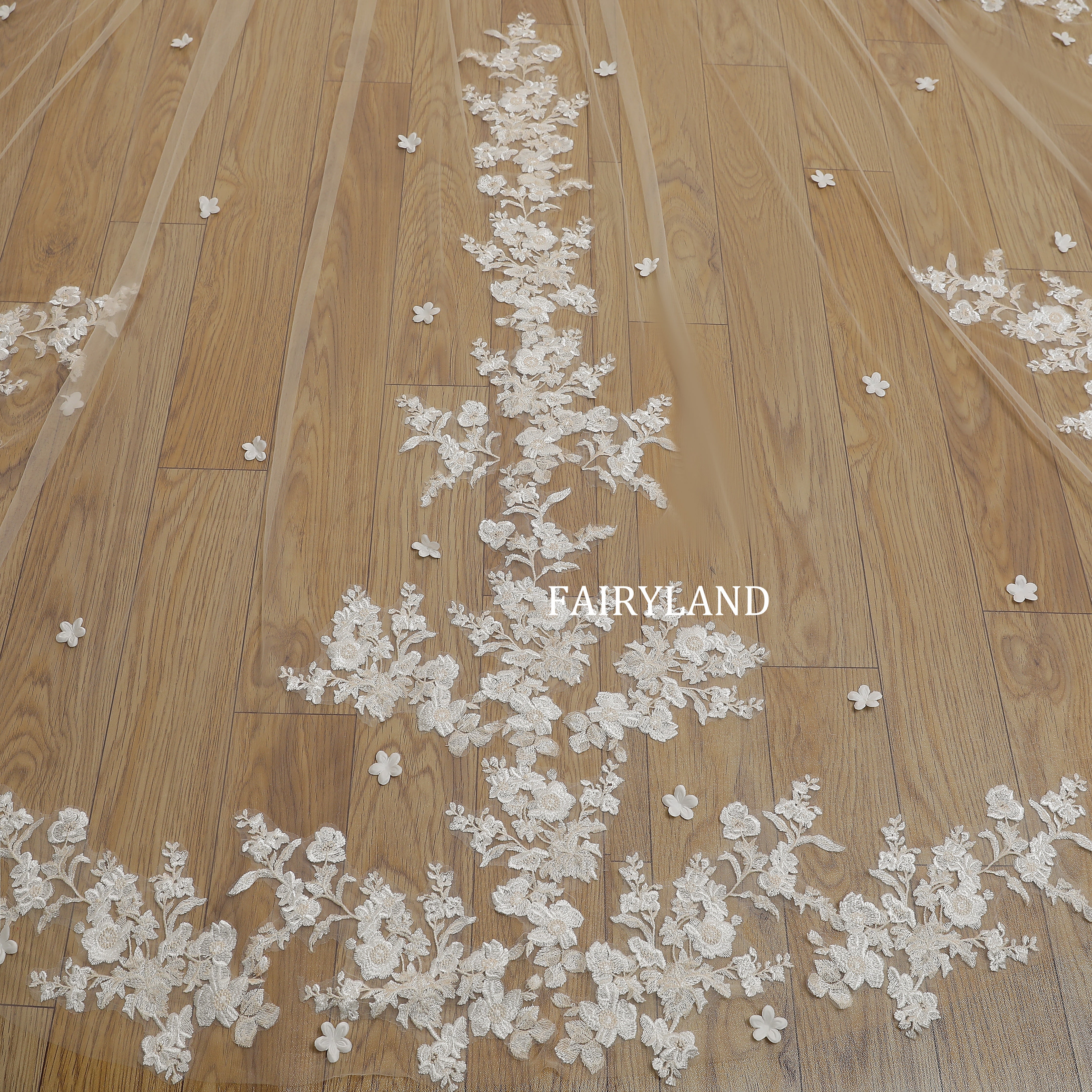 Elegant Champagne Tulle Wedding Veil with Delicate Floral Lace Embroidery