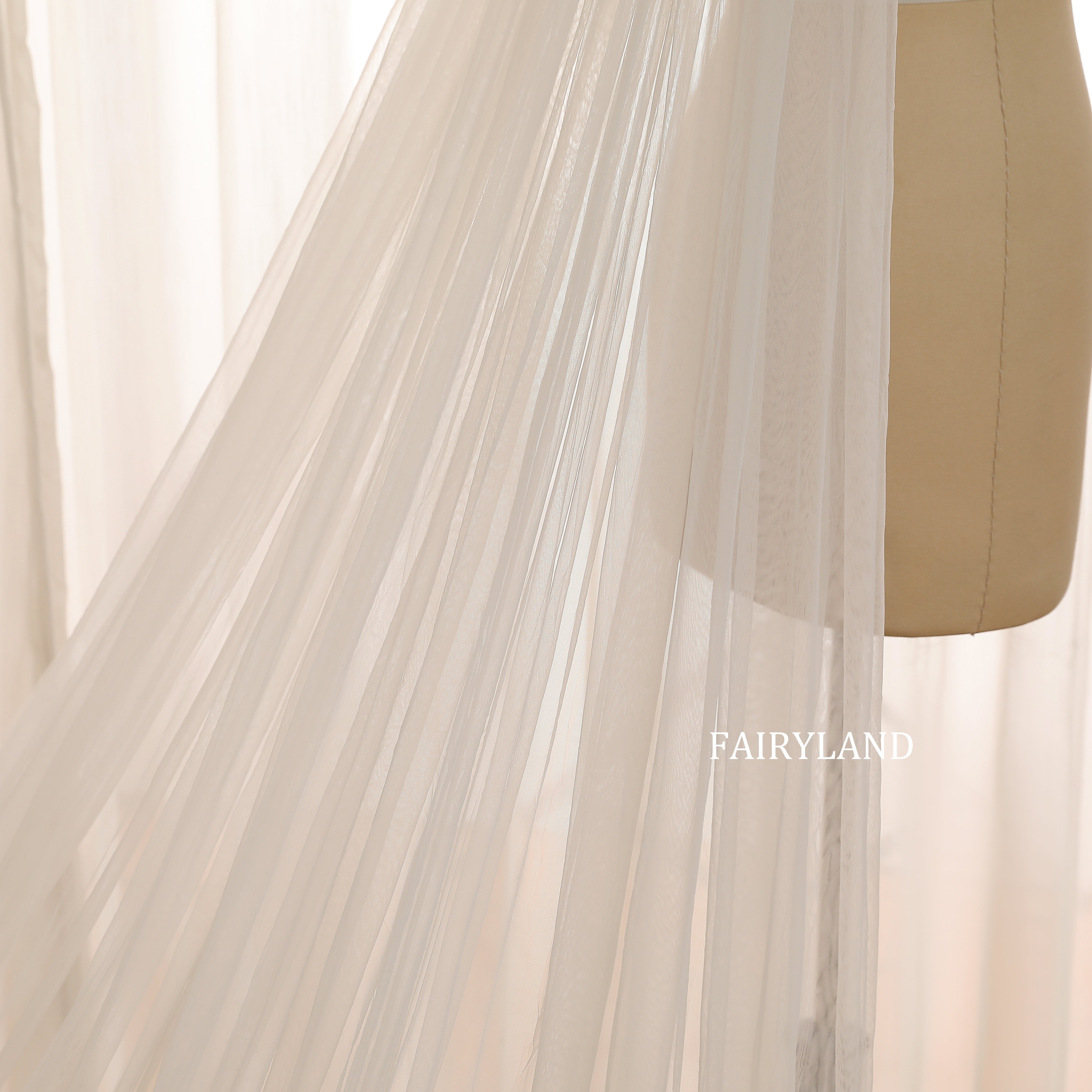 Romantic and Vintage Sliver Sequins Tiny Flower Inspired Wedding Veils