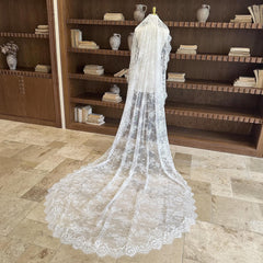 Chantilly Lace Bridal Veil. Vintage French Eyelash Mantilla Veil with Comb. Soft Lace Chapel Wedding Veil. Custom Handmade Cathedral Veil.