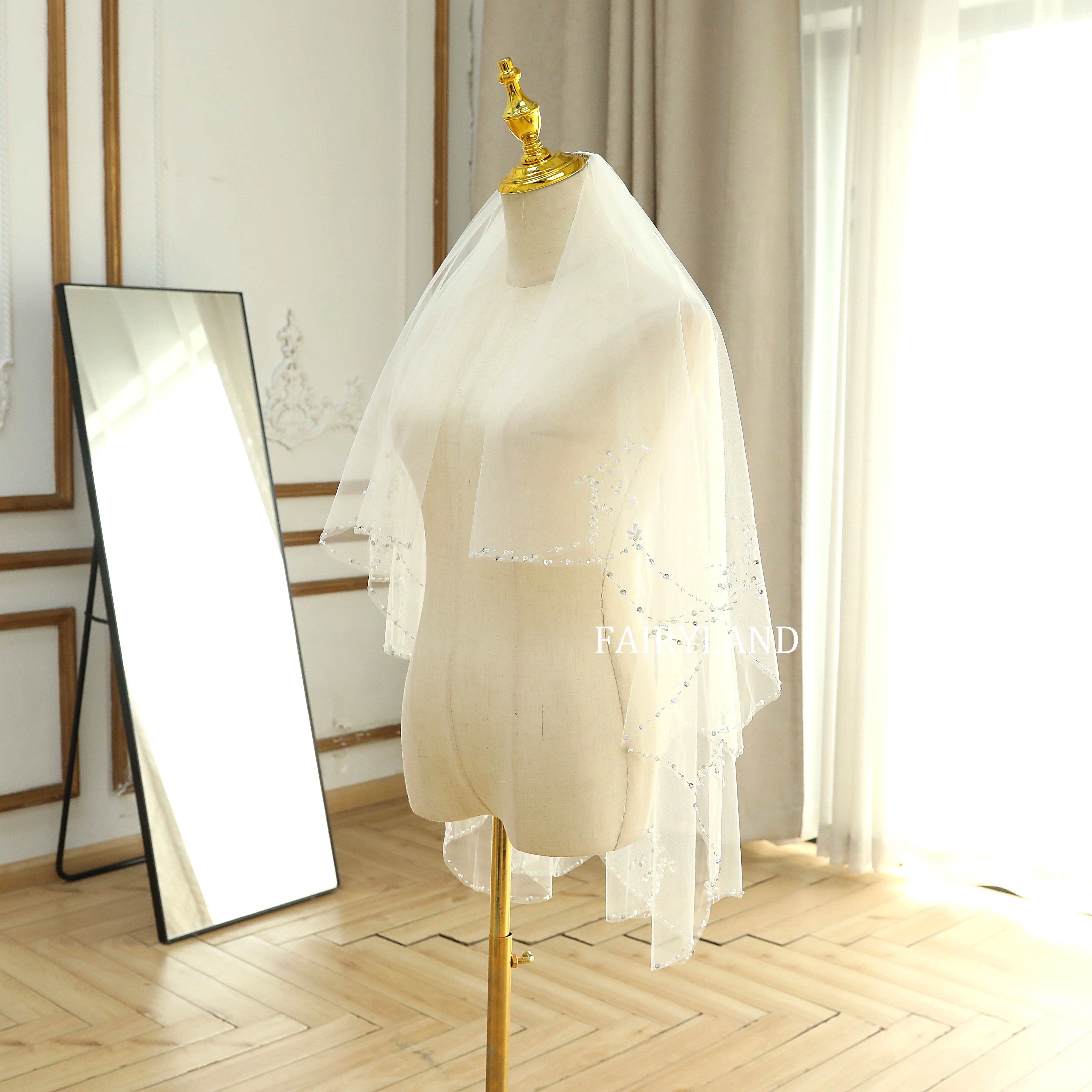 2 Tiers Horsehair Trim Simple Wedding Veil with Blusher