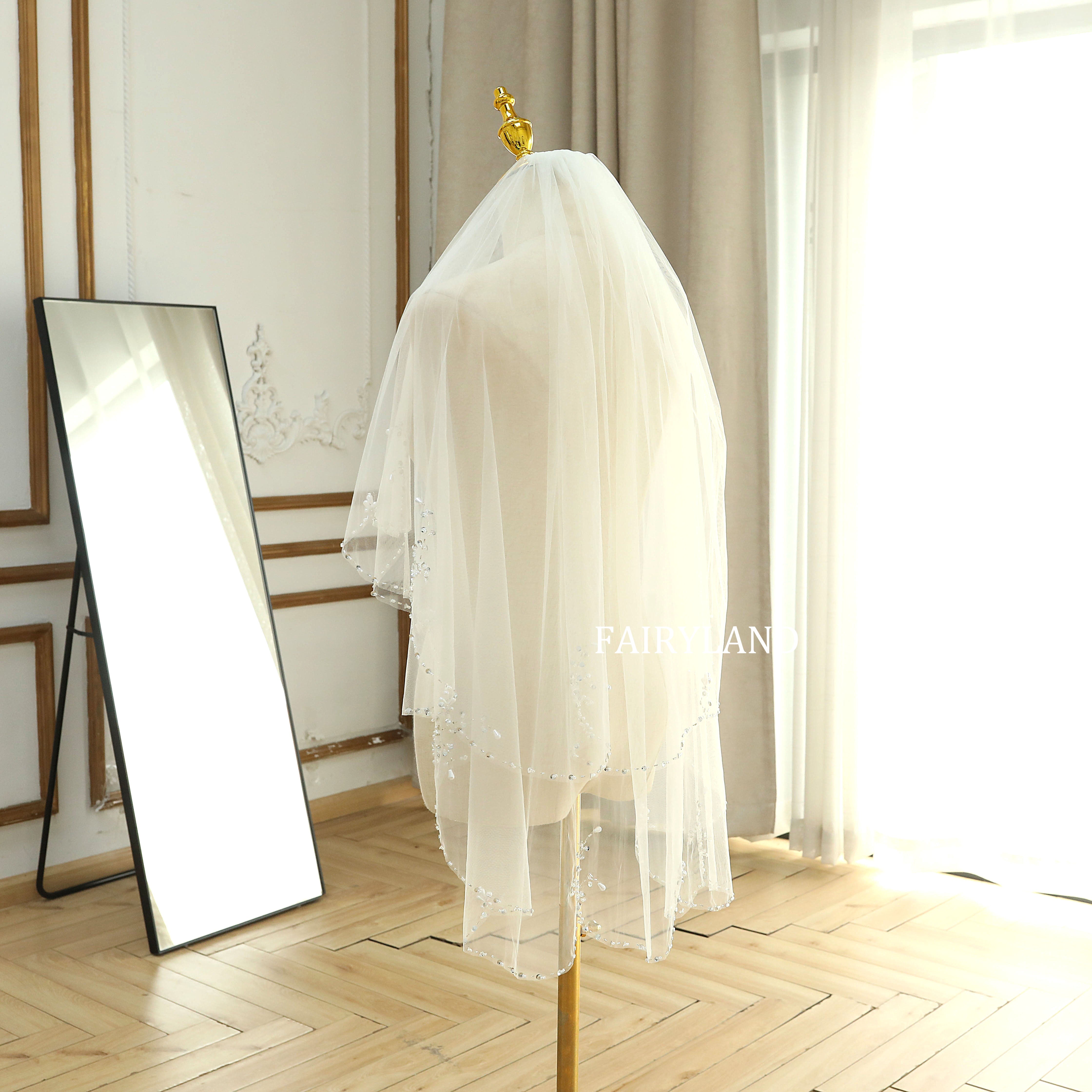 2 Tiers Horsehair Trim Simple Wedding Veil with Blusher