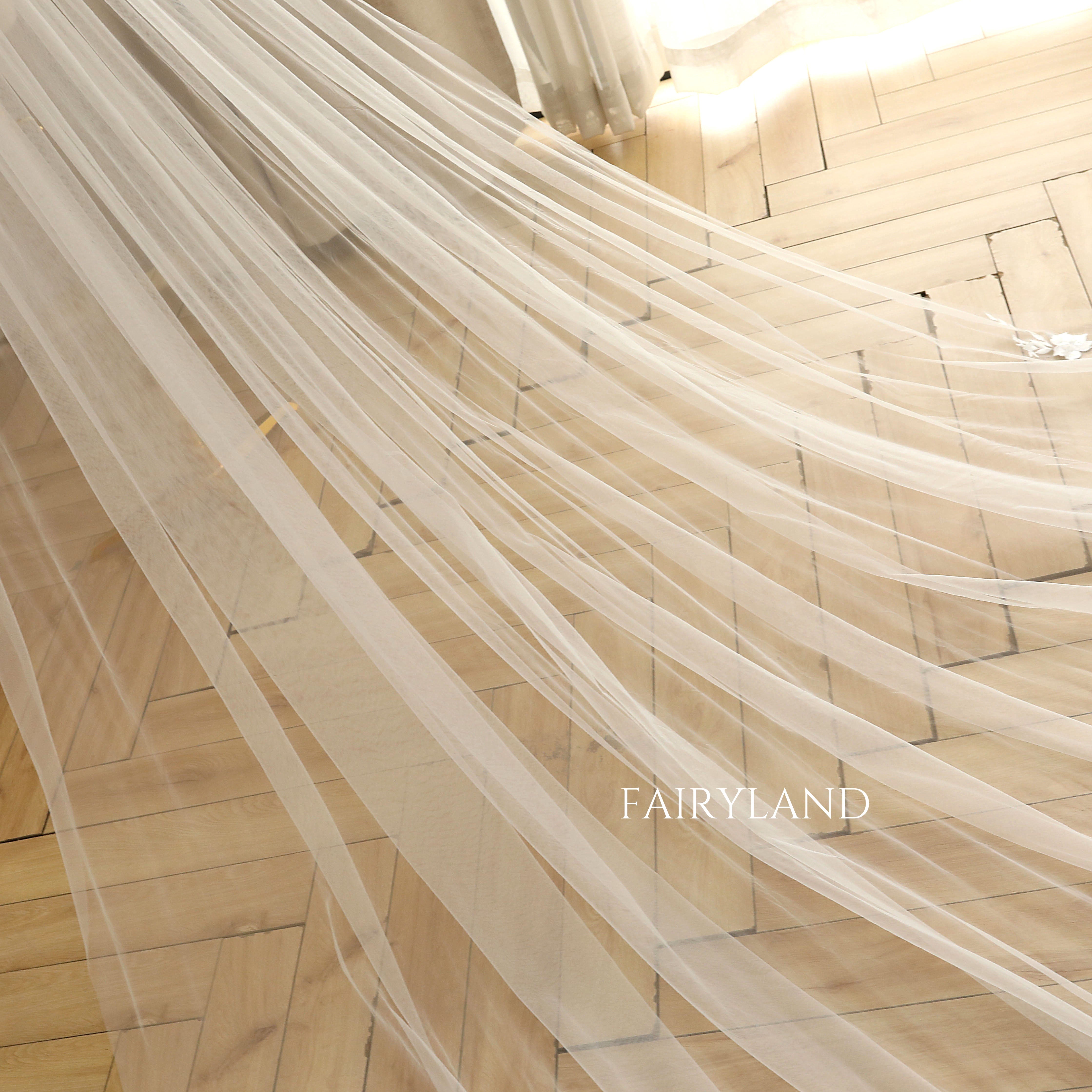 One-layer Cathedral Flower Lace Wedding Veil With Comb