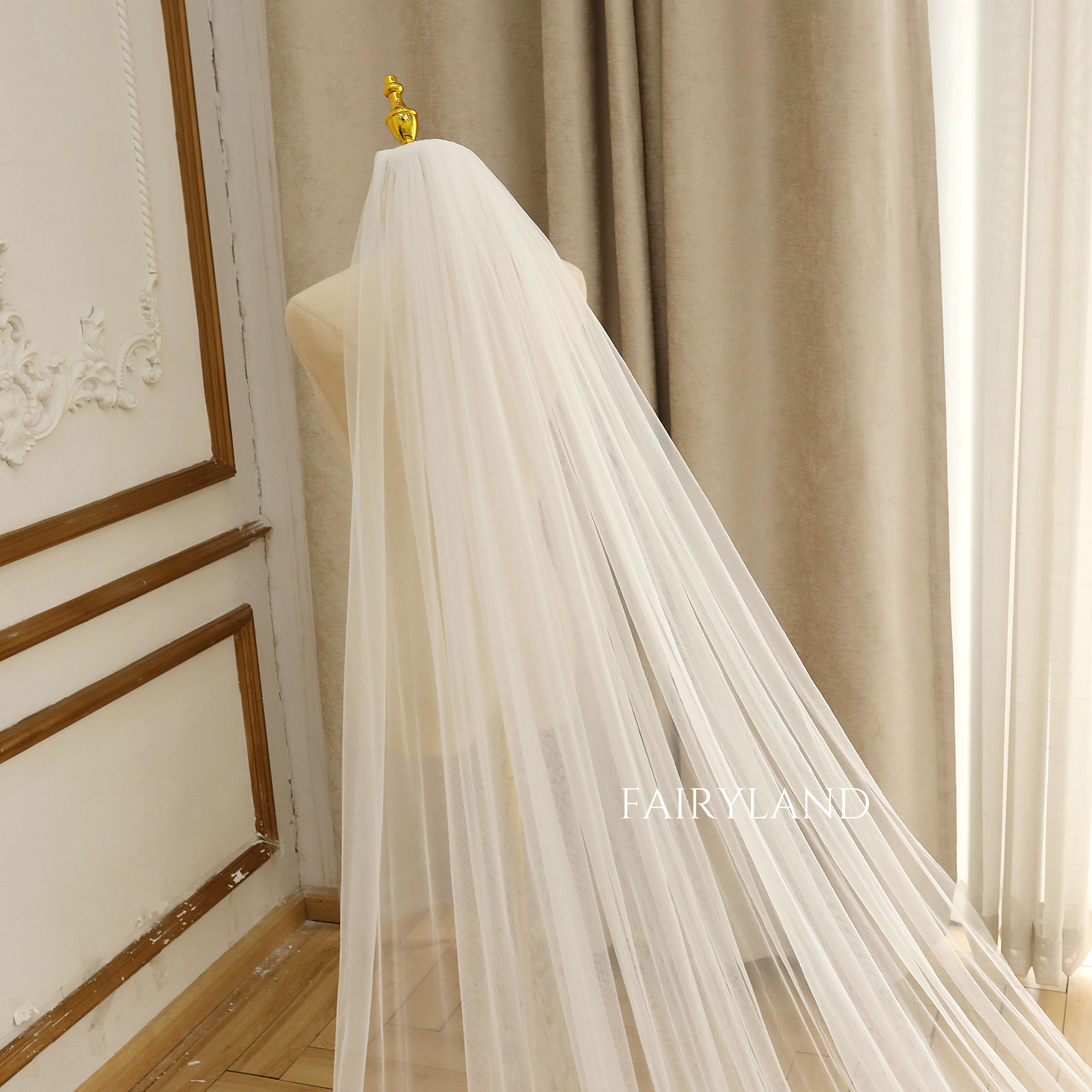 One-layer Cathedral Flower Lace Wedding Veil With Comb