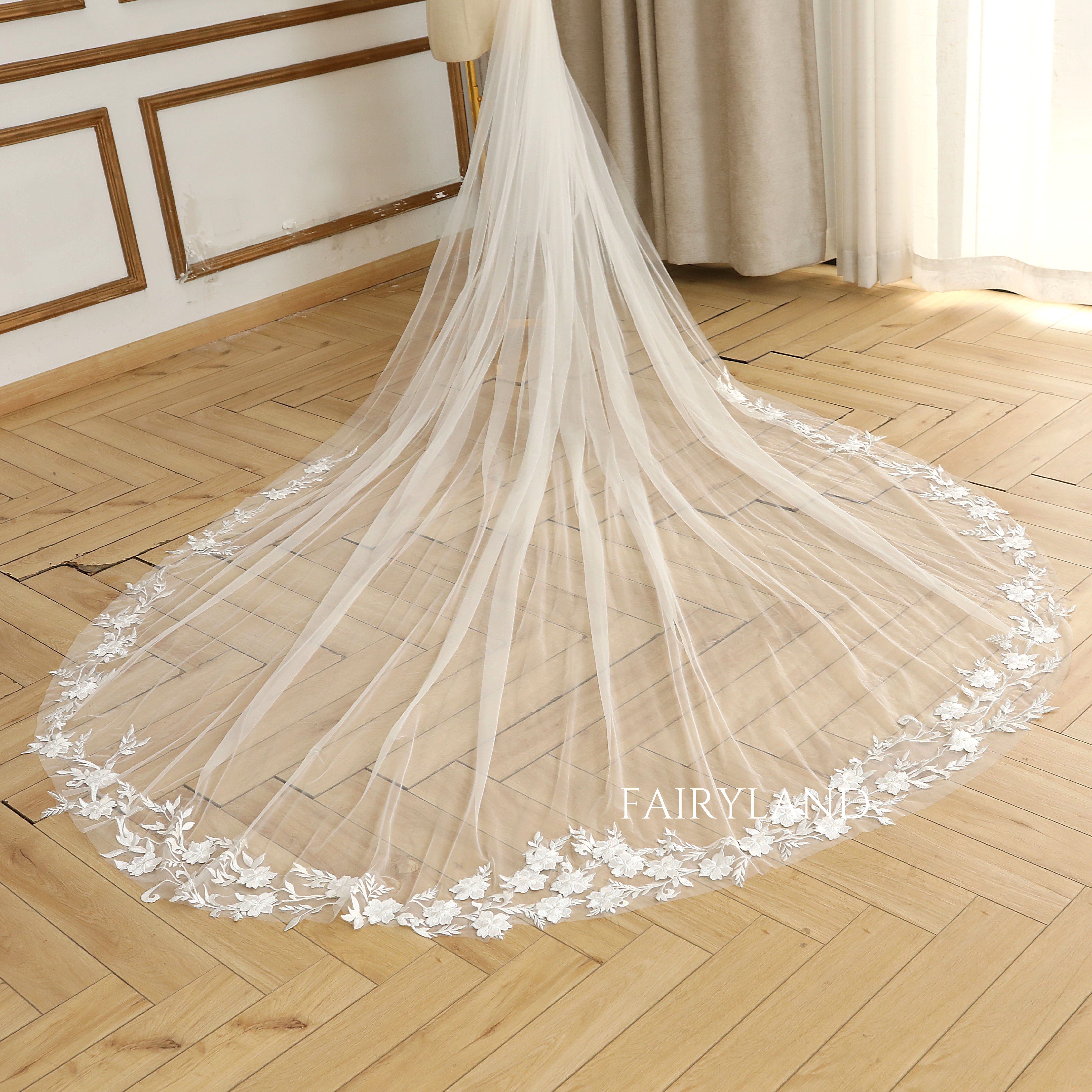 One-layer Cathedral Flower Lace Wedding Veil With Comb