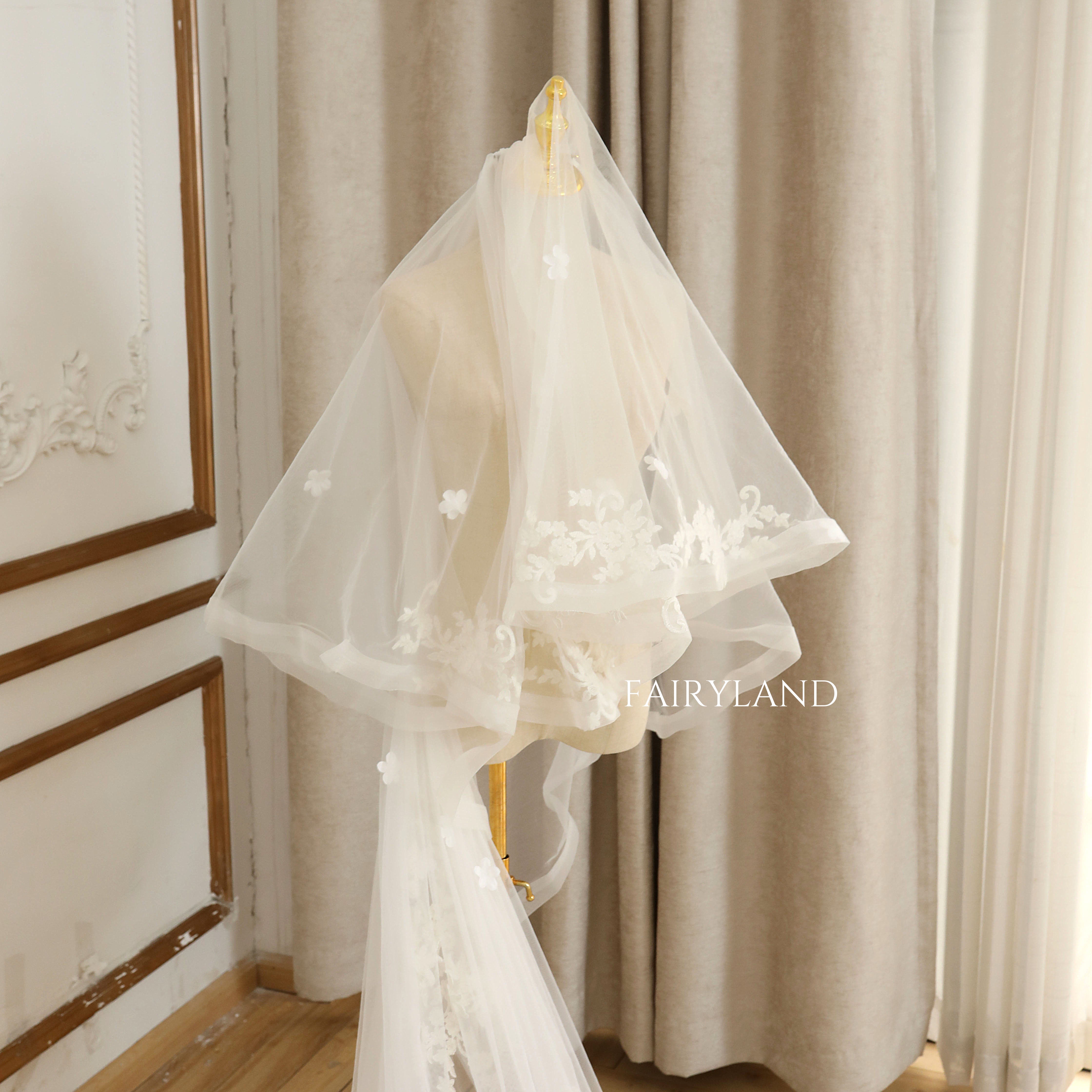 Two-layer Lace Appliques Blush Veil For Wedding