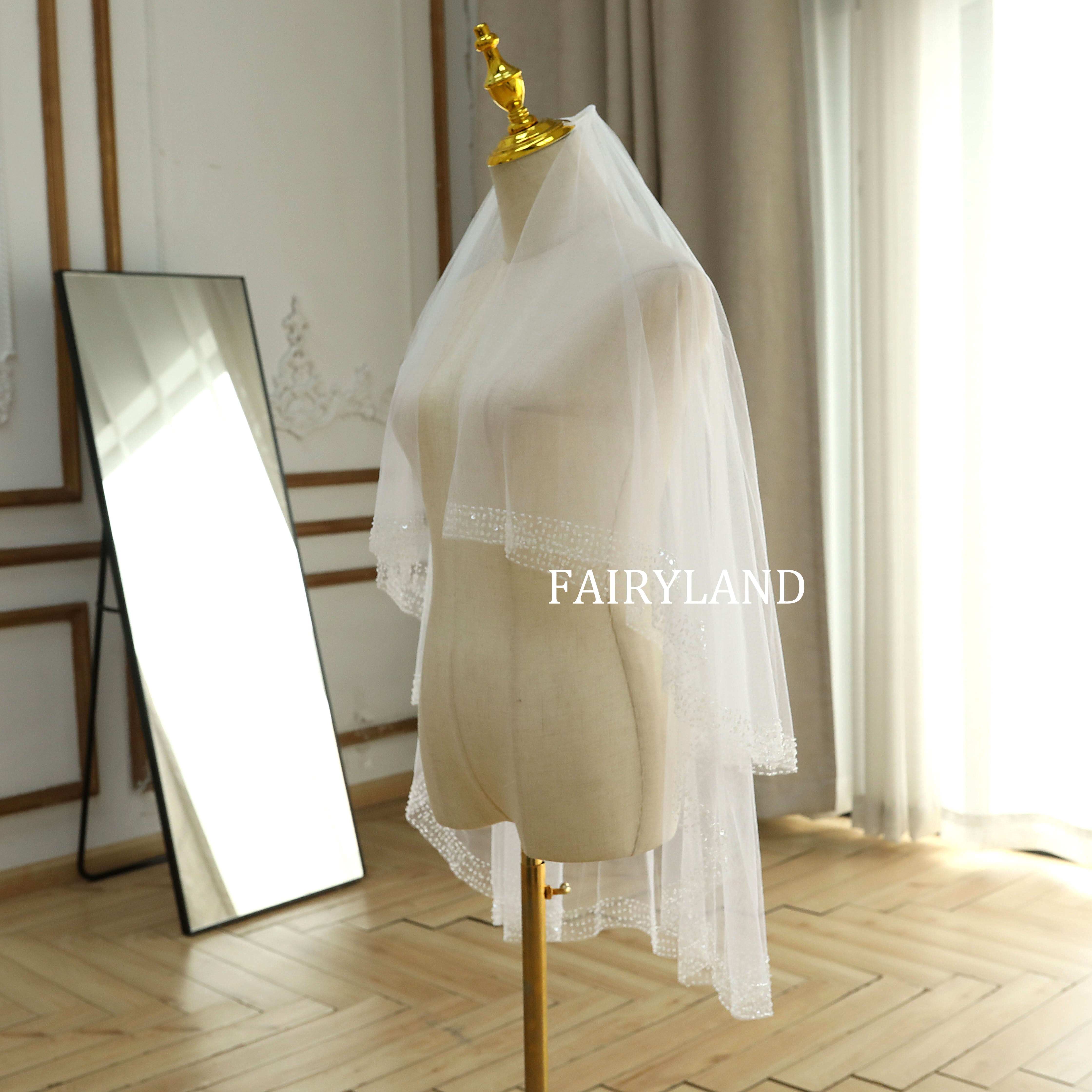 Glam Beading Edge Bridal Short Veil With Blusher