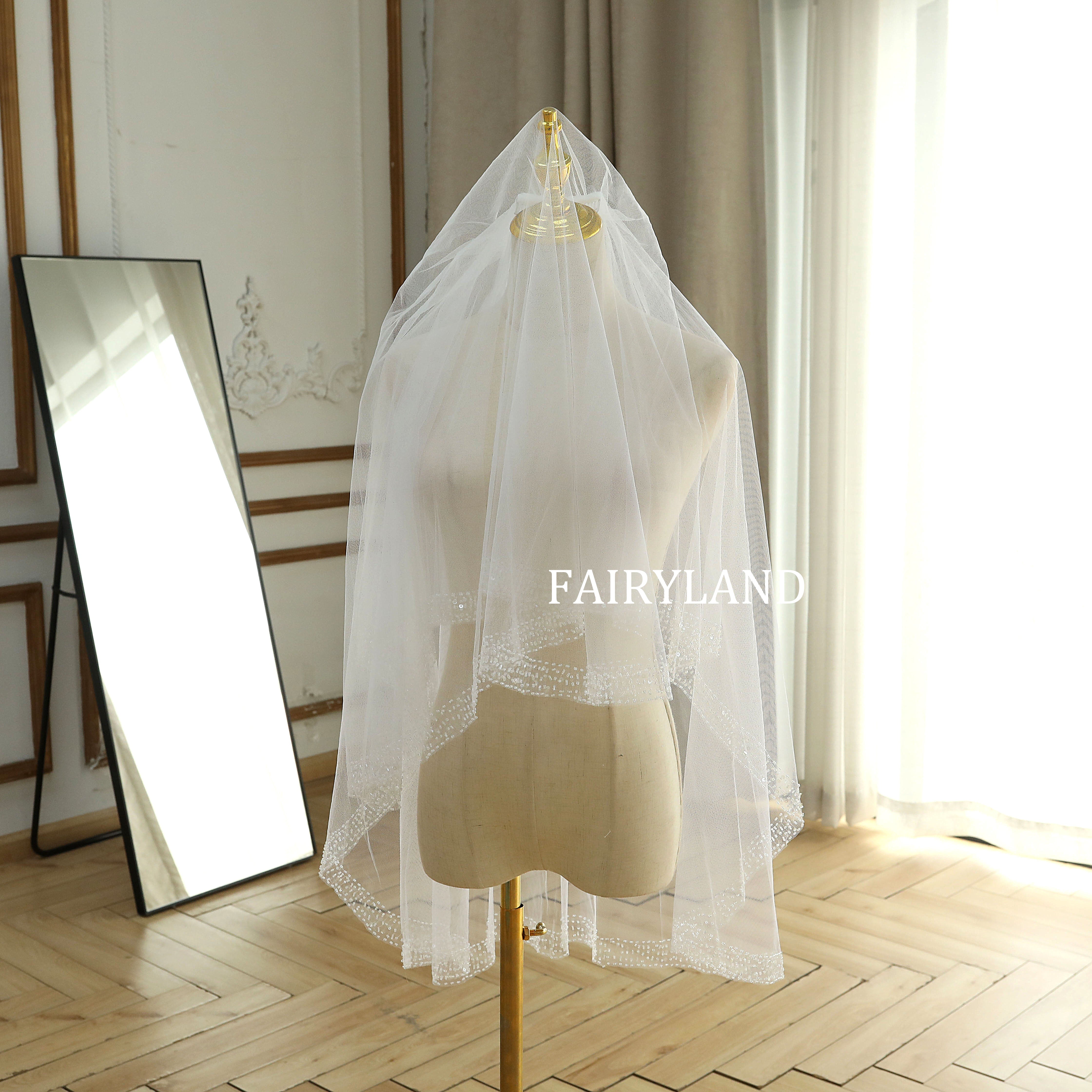 Glam Beading Edge Bridal Short Veil With Blusher