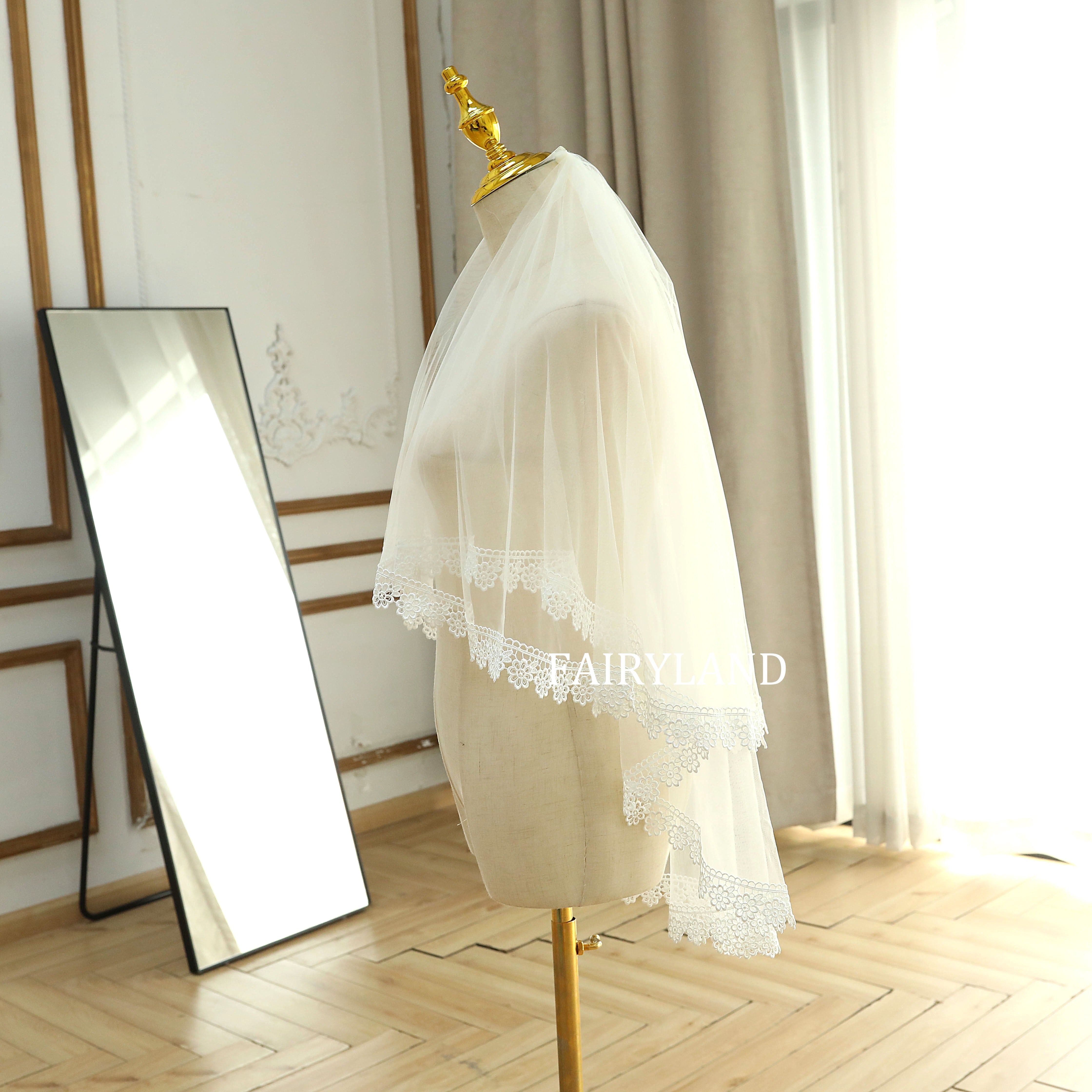 Floral Lace Trim Wedding Short Veil With Blusher