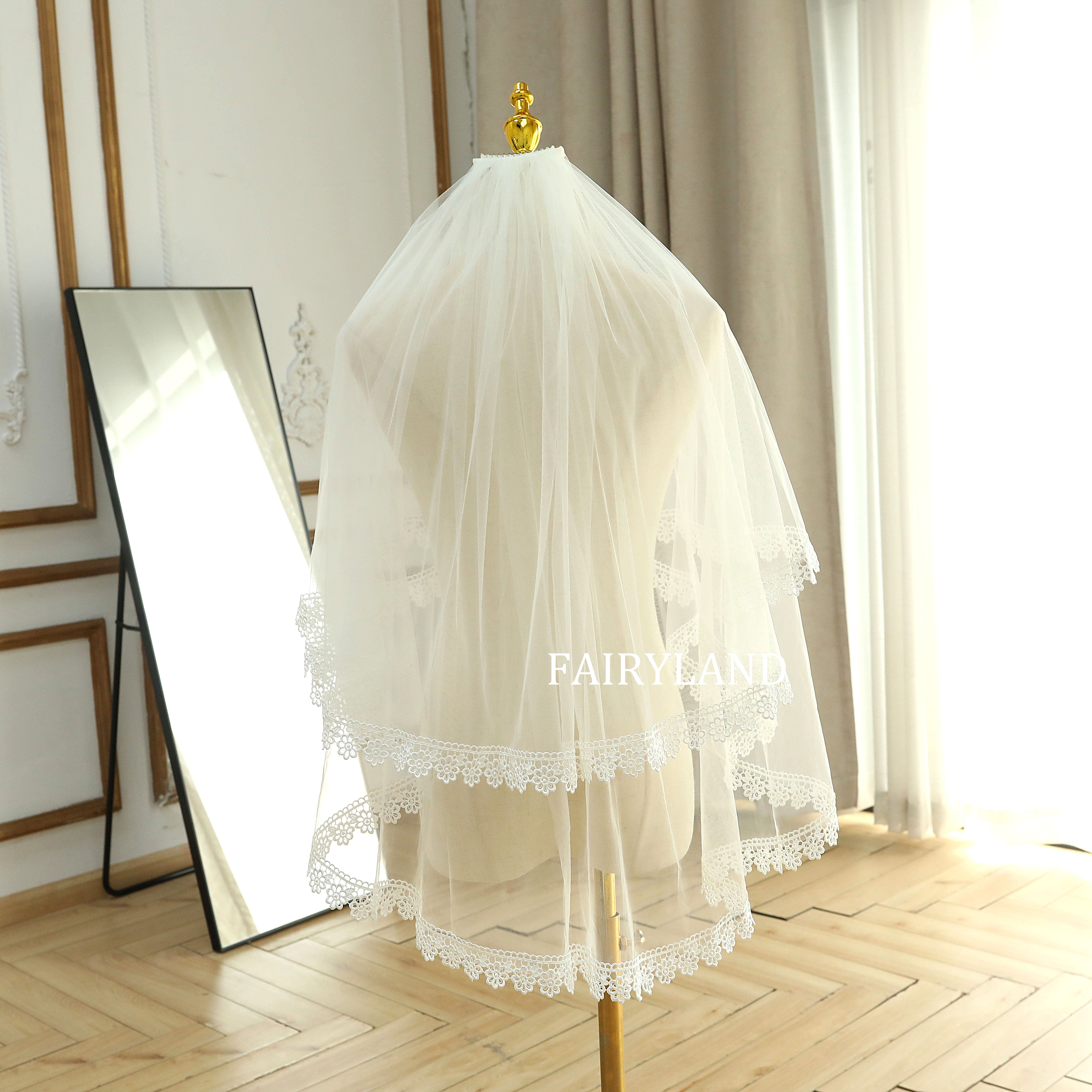 Floral Lace Trim Wedding Short Veil With Blusher