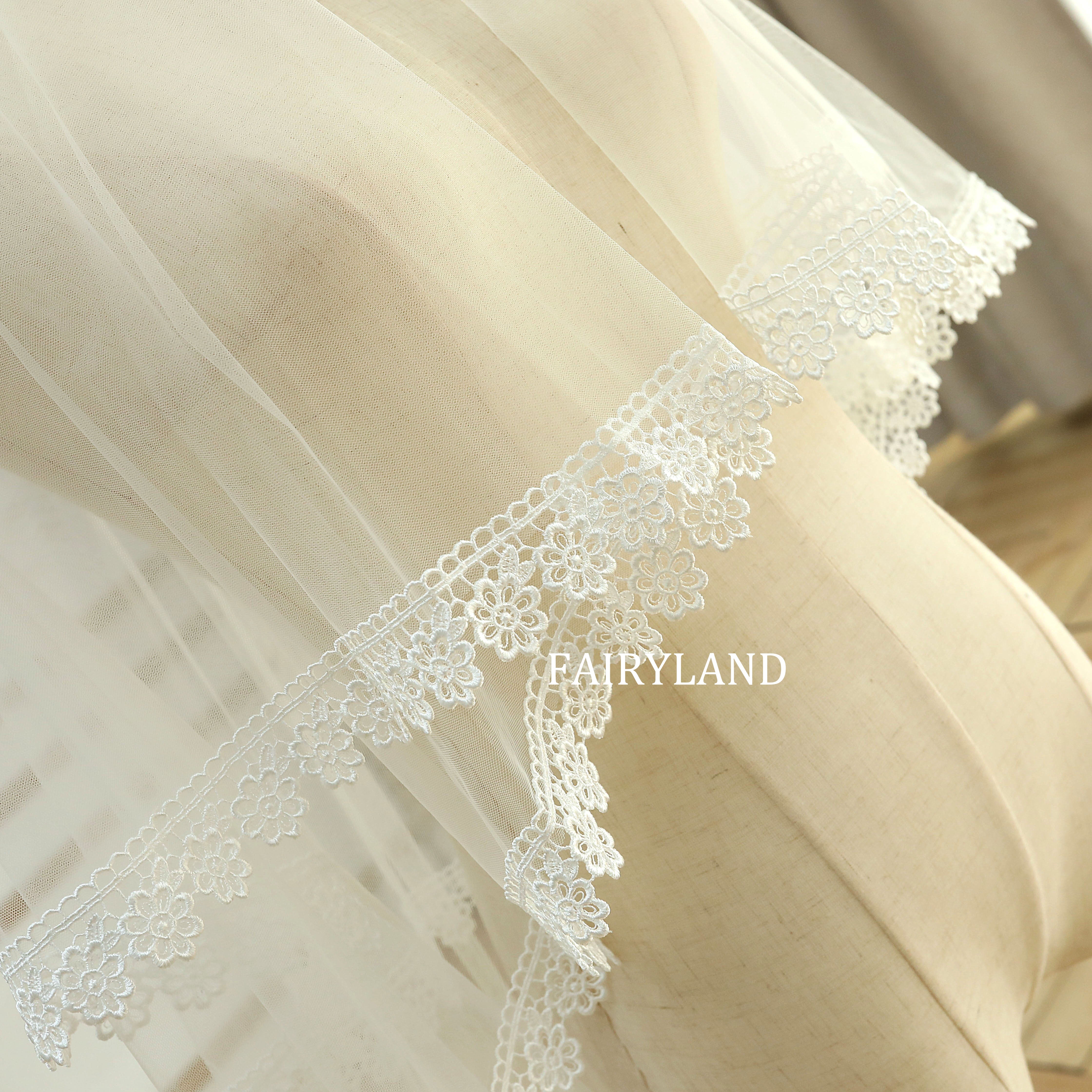 Floral Lace Trim Wedding Short Veil With Blusher