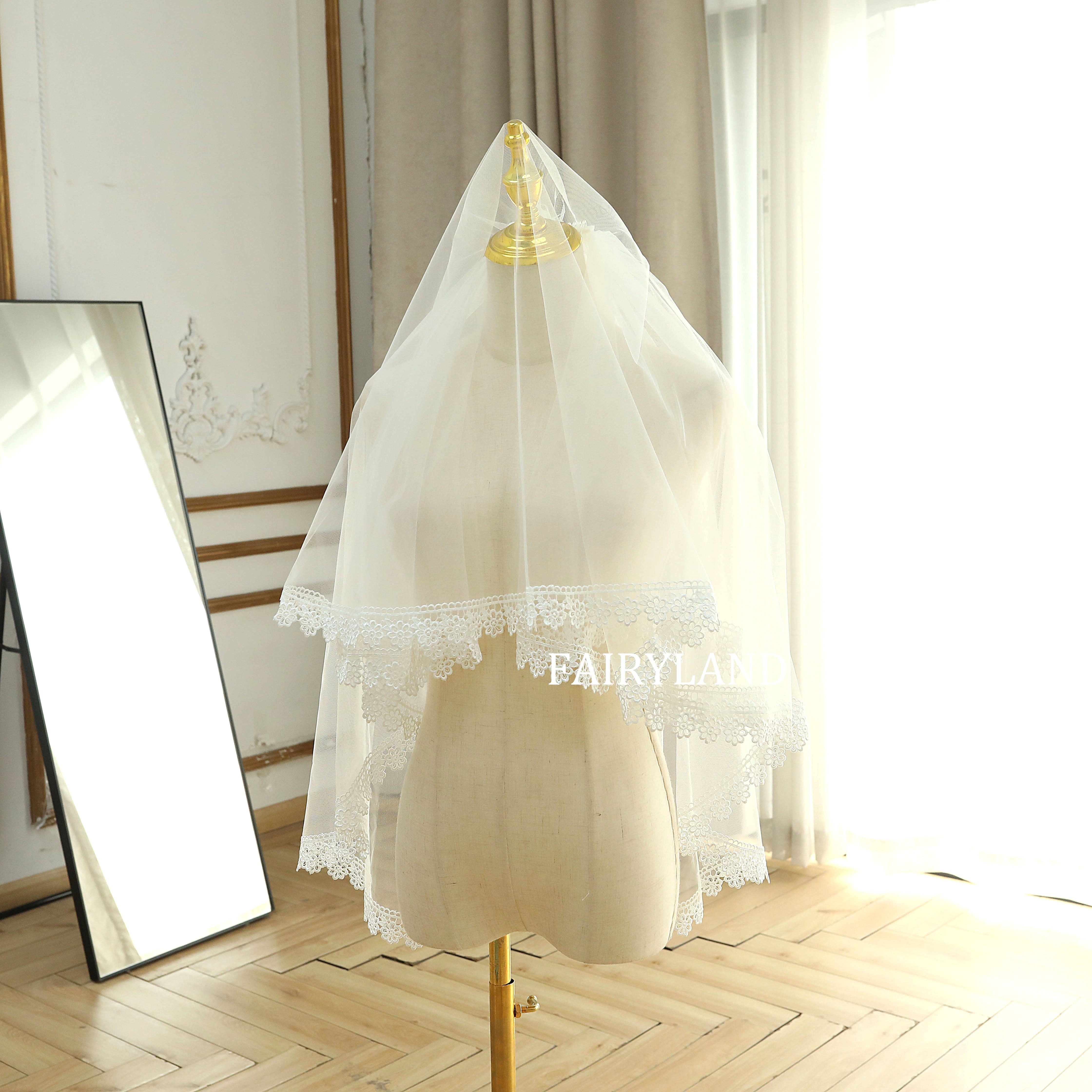 Floral Lace Trim Wedding Short Veil With Blusher